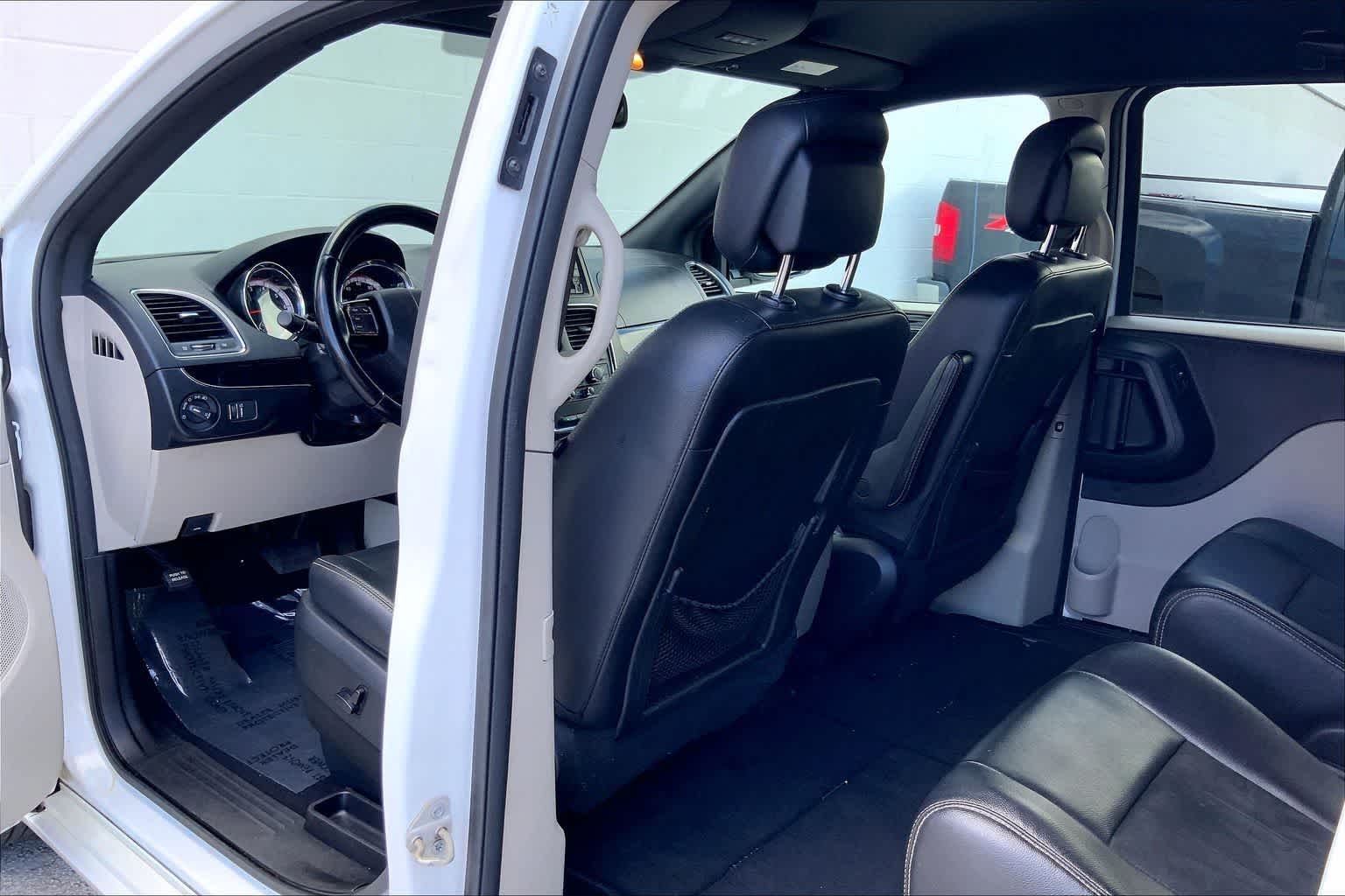 Thumbnail: 2019 Dodge Grand Caravan - 11