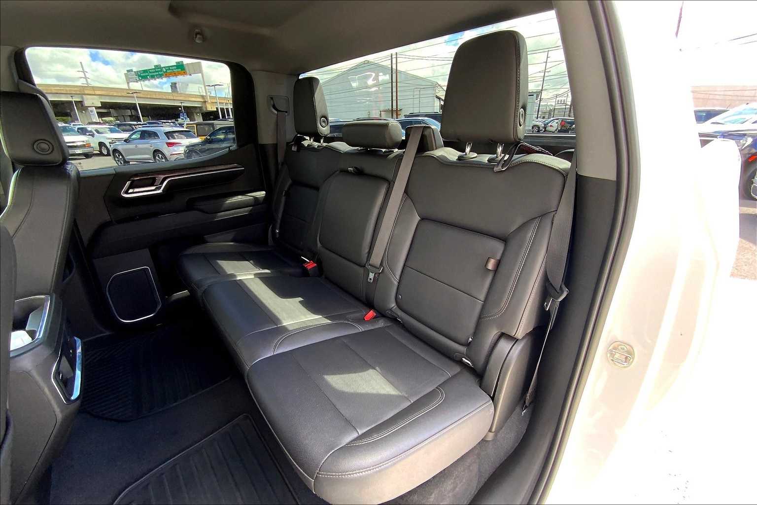 Thumbnail: 2023 Chevrolet Silverado 1500 - 30