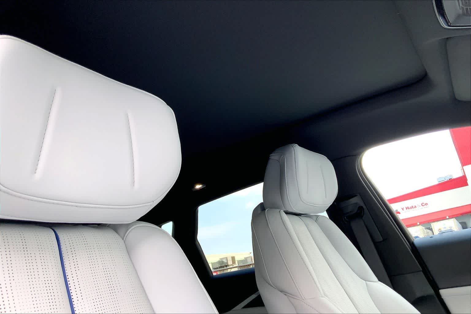 Thumbnail: 2024 Cadillac Lyriq - 31