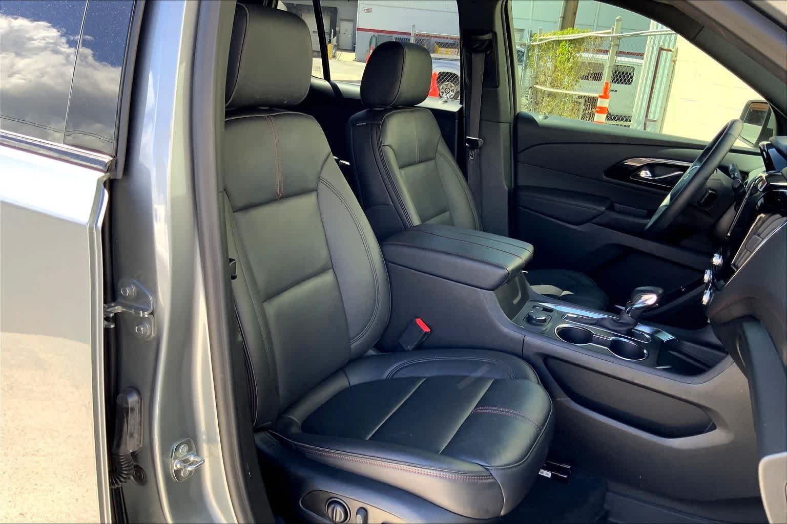 Thumbnail: 2023 Chevrolet Traverse - 13