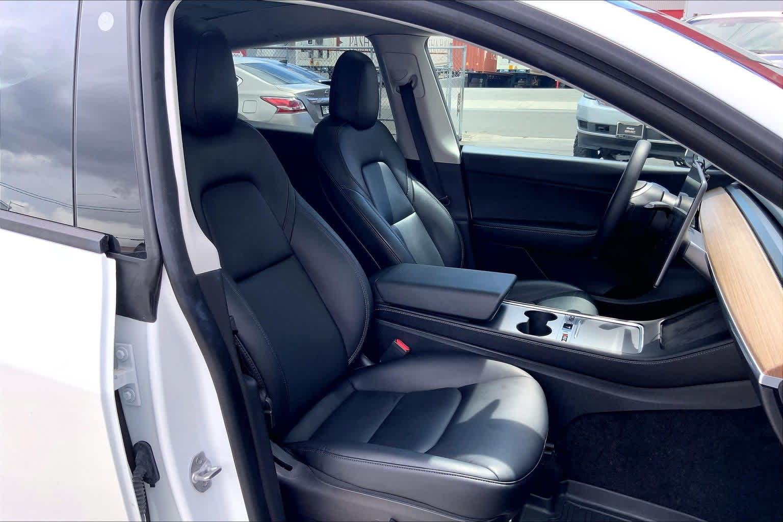 Thumbnail: 2022 Tesla Model Y - 14