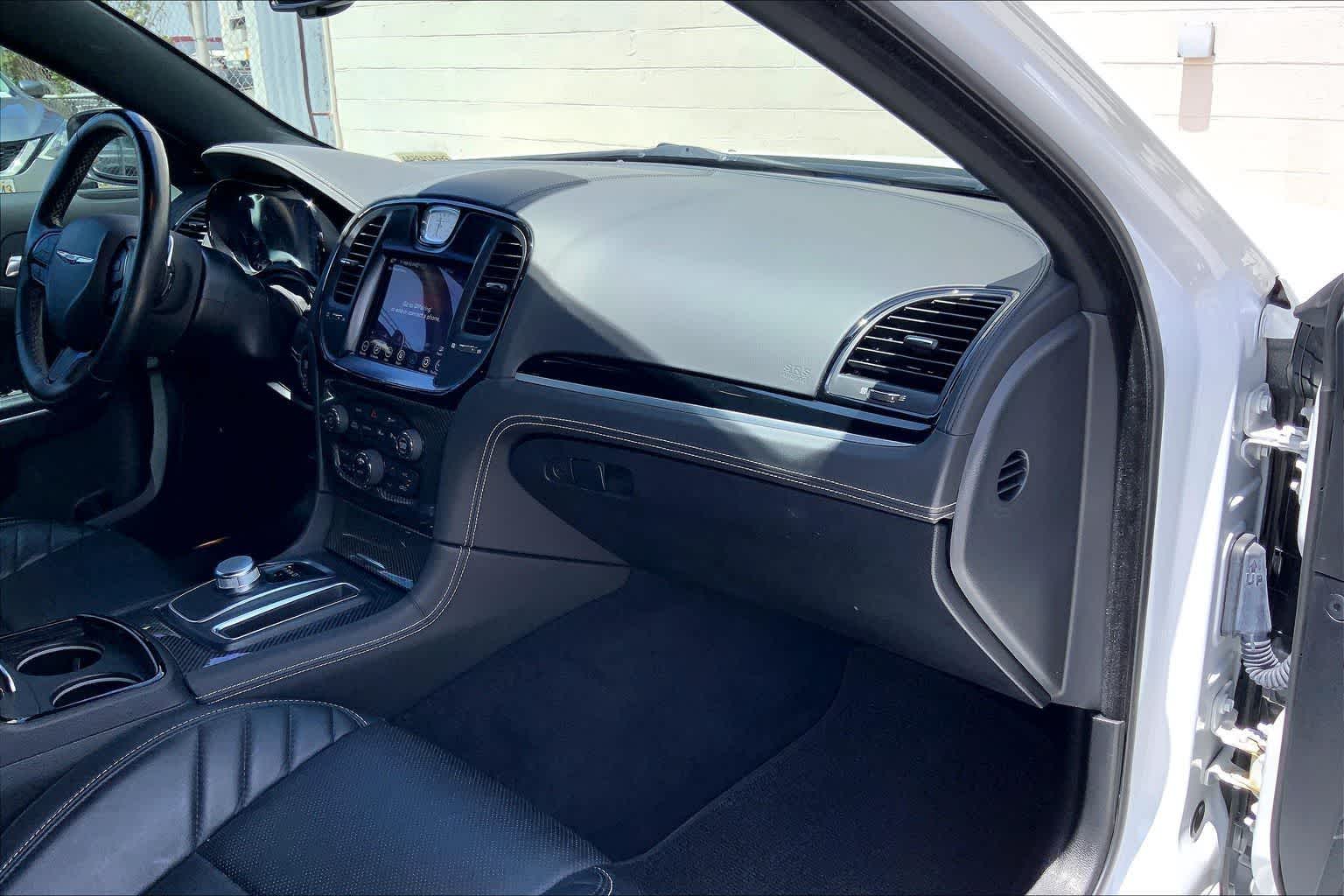 Thumbnail: 2023 Chrysler 300 - 24