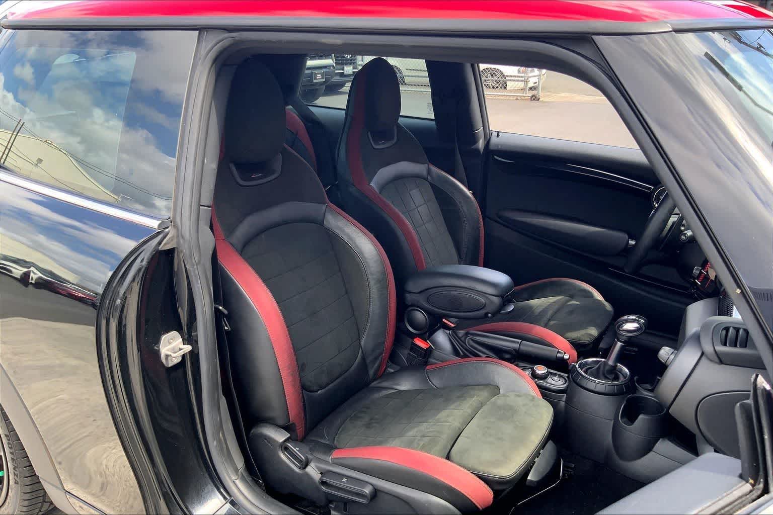 Thumbnail: 2015 MINI Cooper Hardtop - 12