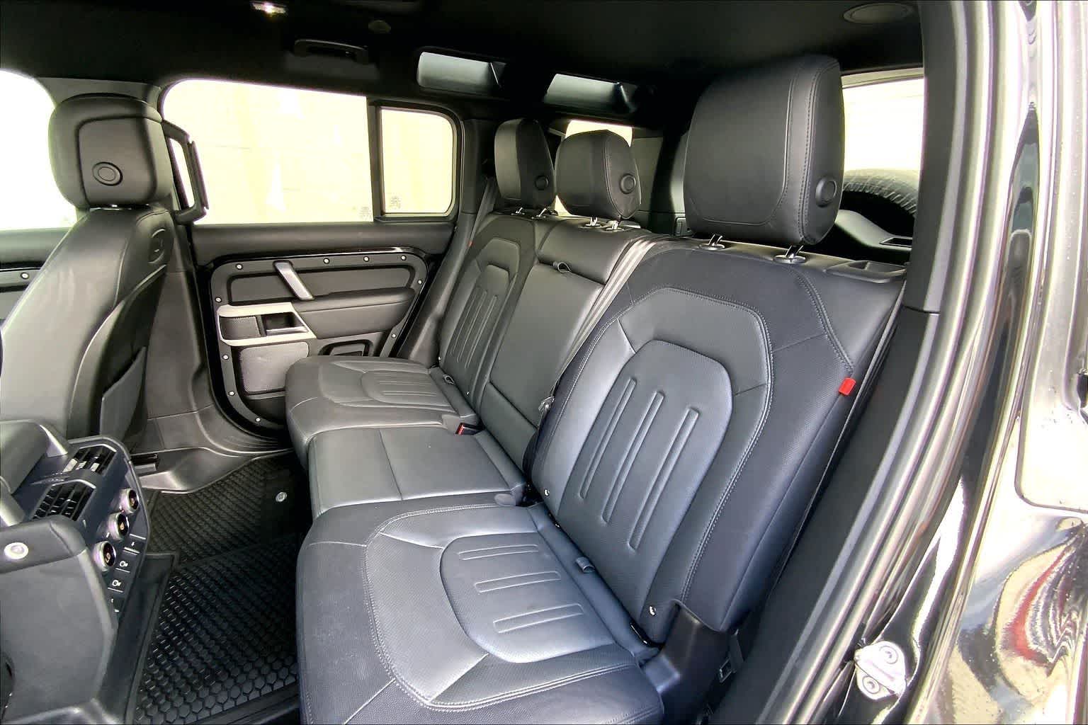 Thumbnail: 2022 Land Rover Defender - 29