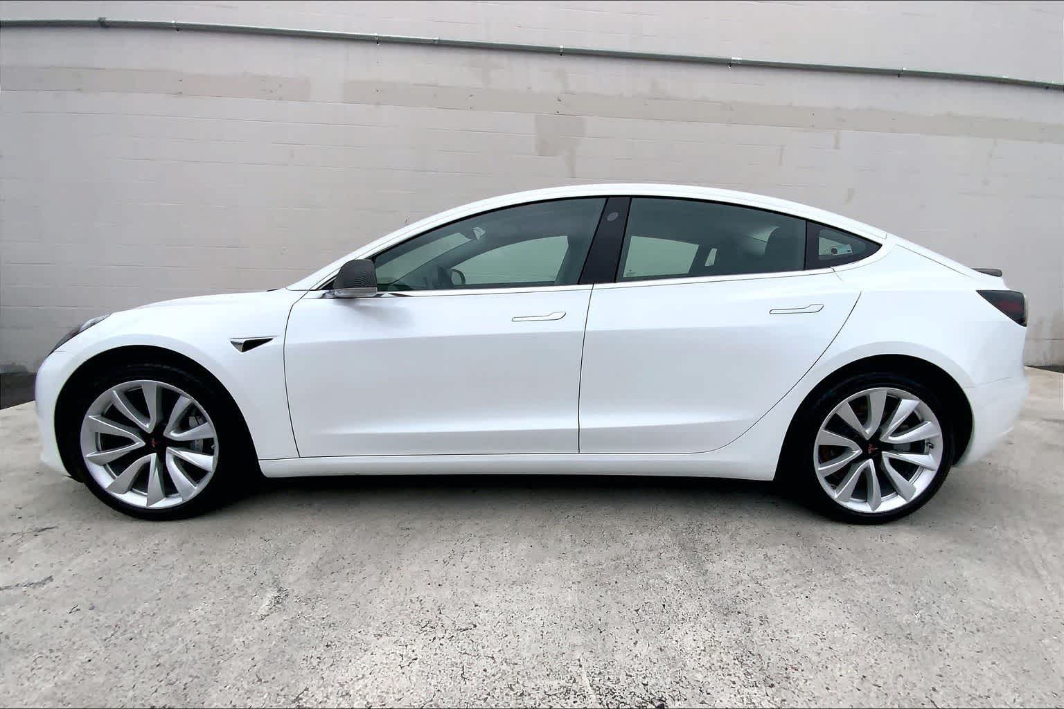 Thumbnail: 2019 Tesla Model 3 - 4