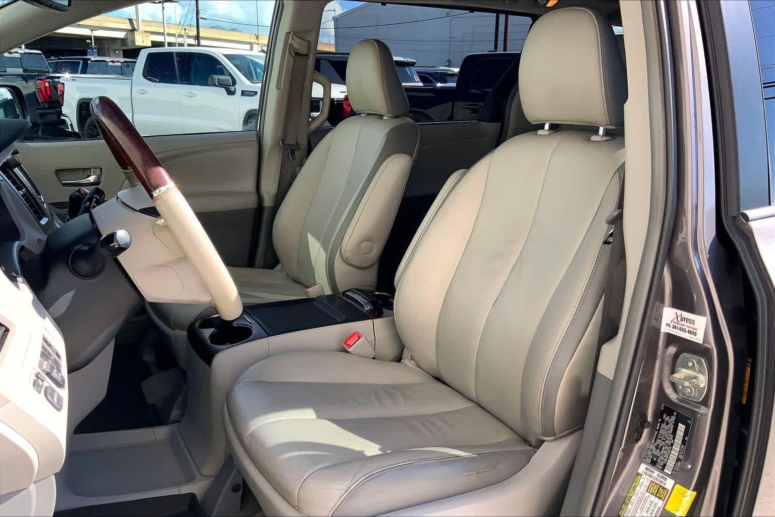 Thumbnail: 2013 Toyota Sienna - 12