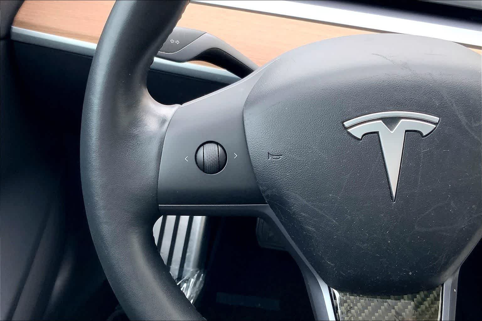 Thumbnail: 2019 Tesla Model 3 - 24