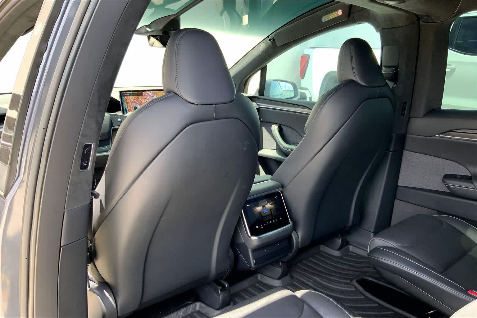 Thumbnail: 2022 Tesla Model X - 13