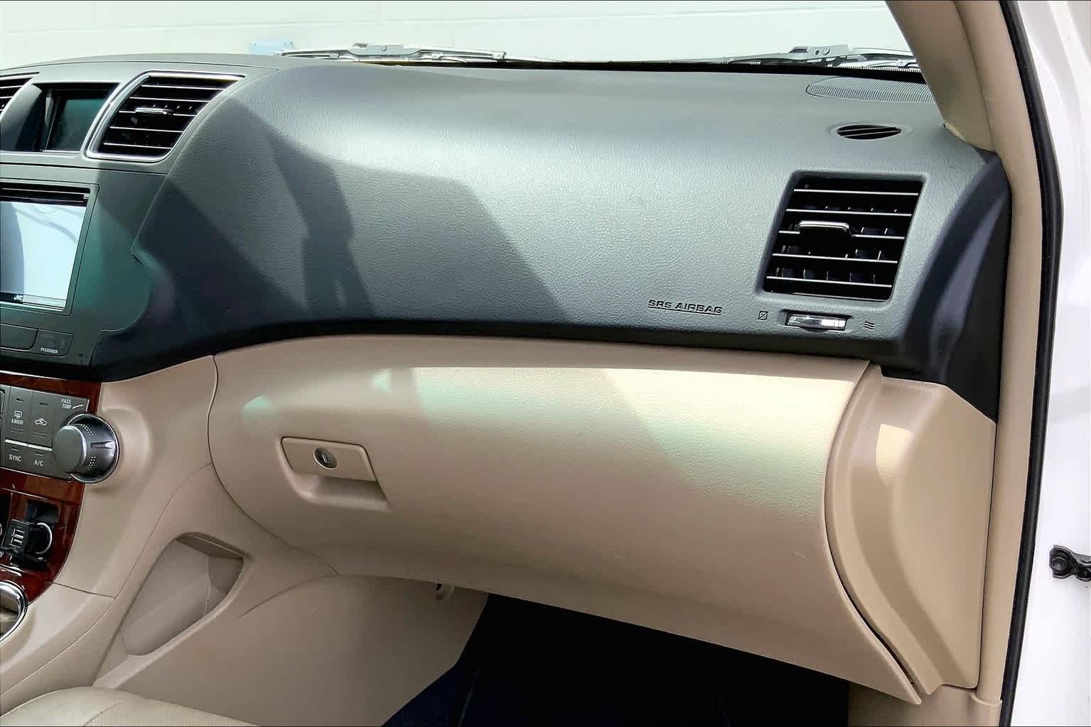Thumbnail: 2012 Toyota Highlander - 22