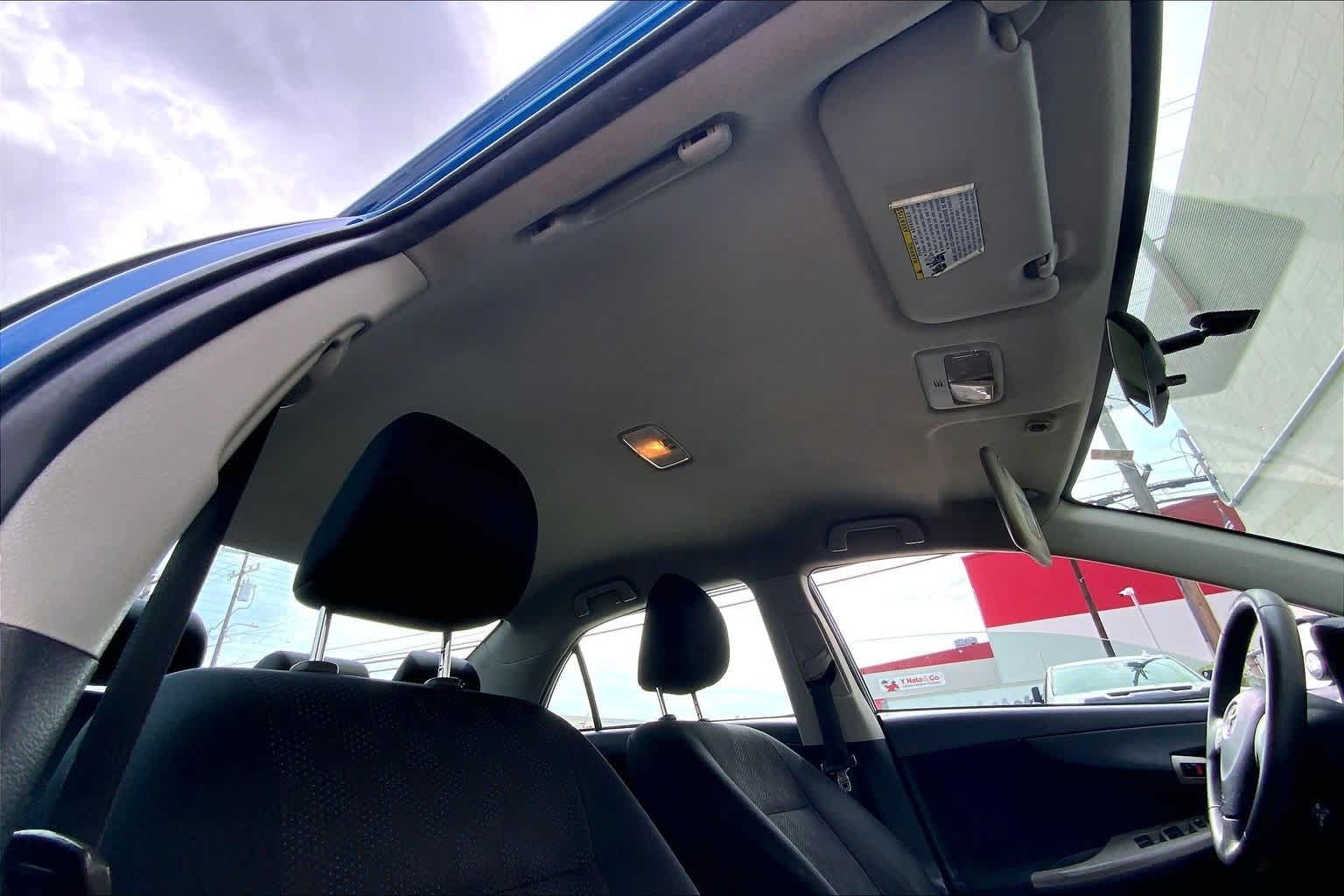 Thumbnail: 2010 Toyota Corolla - 30