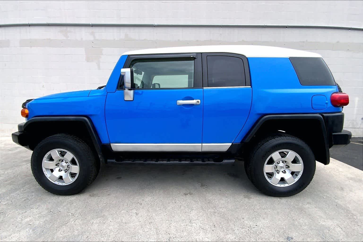 Thumbnail: 2007 Toyota FJ Cruiser - 4