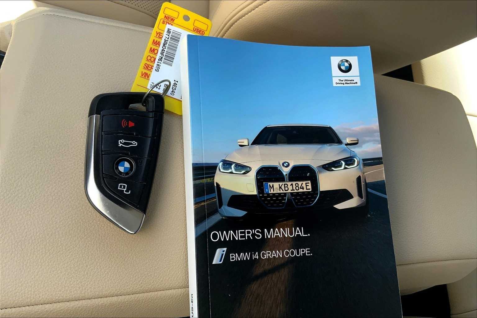 Thumbnail: 2022 BMW i4 - 20