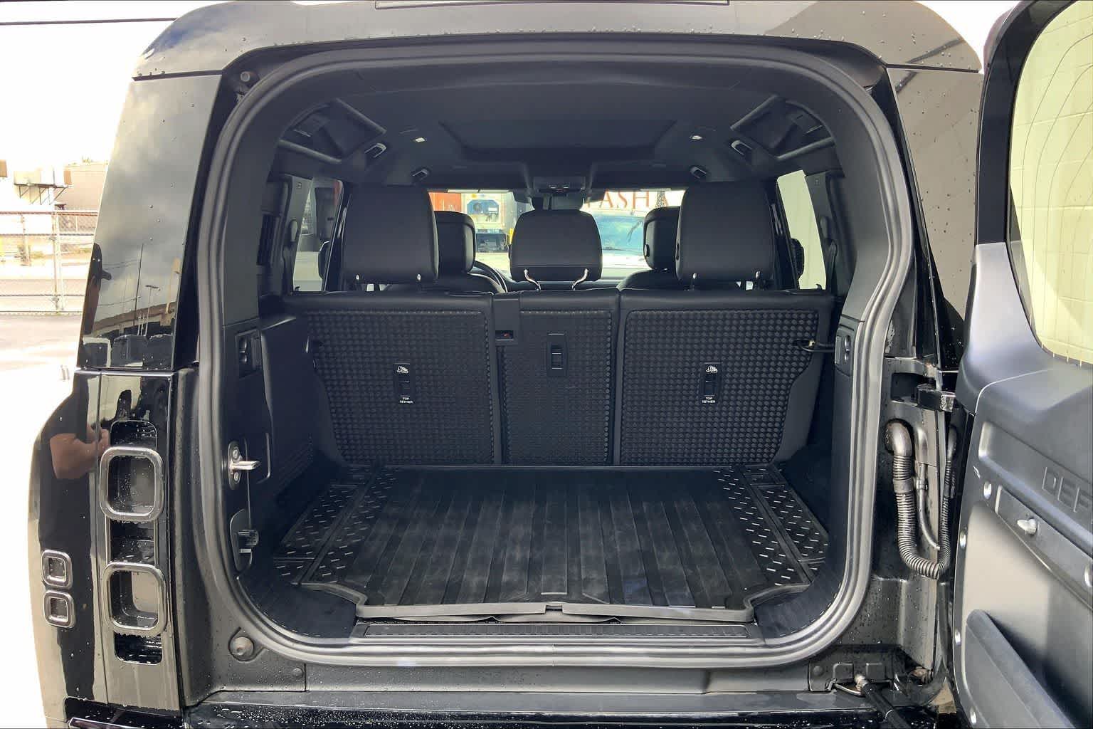 Thumbnail: 2022 Land Rover Defender - 19