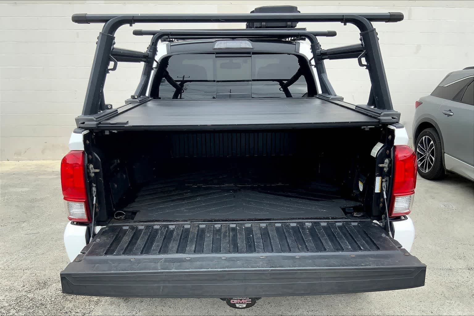 Thumbnail: 2017 Toyota Tacoma - 18