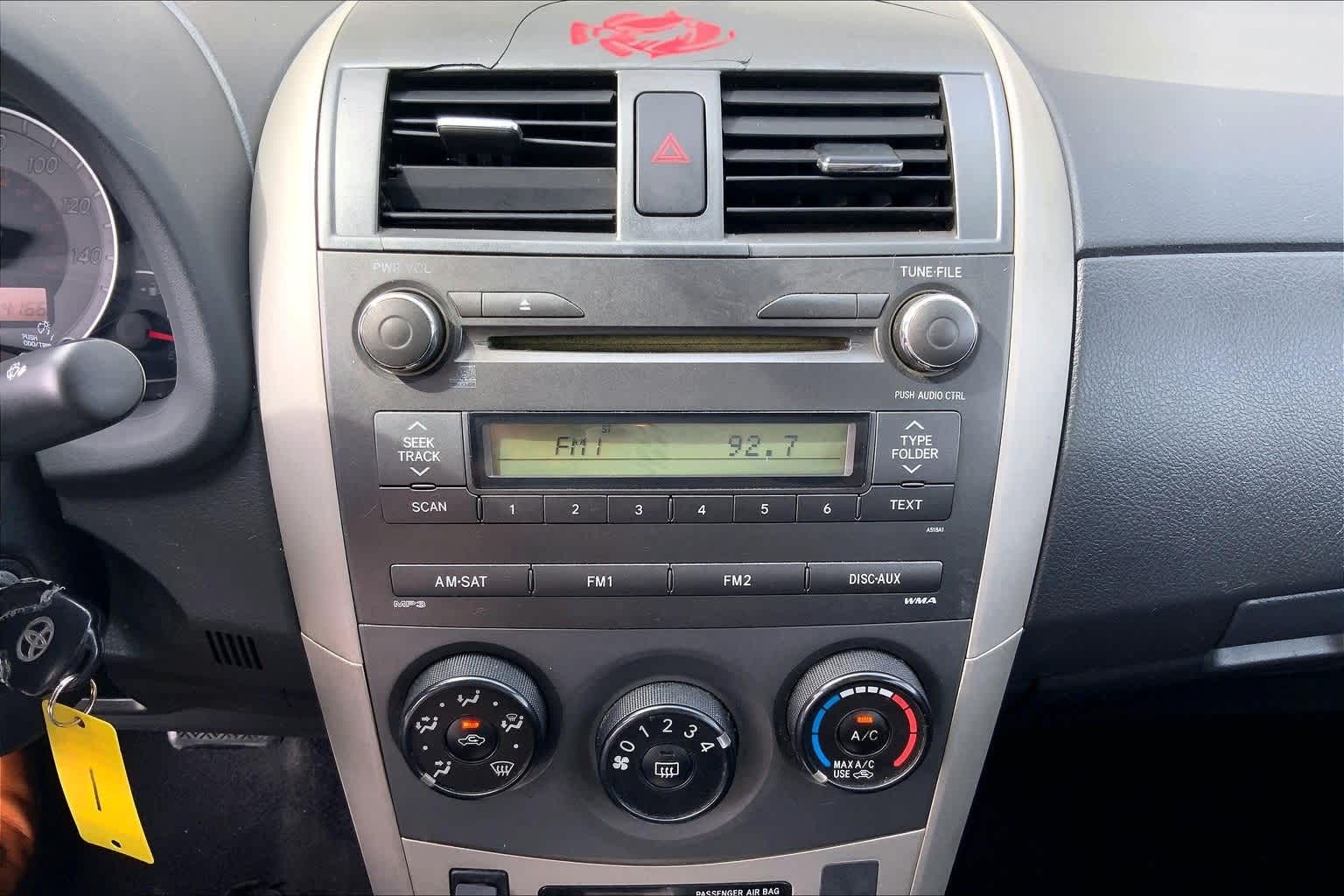 Thumbnail: 2010 Toyota Corolla - 26