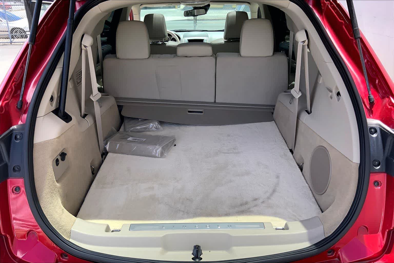 Thumbnail: 2010 Lincoln MKT - 19