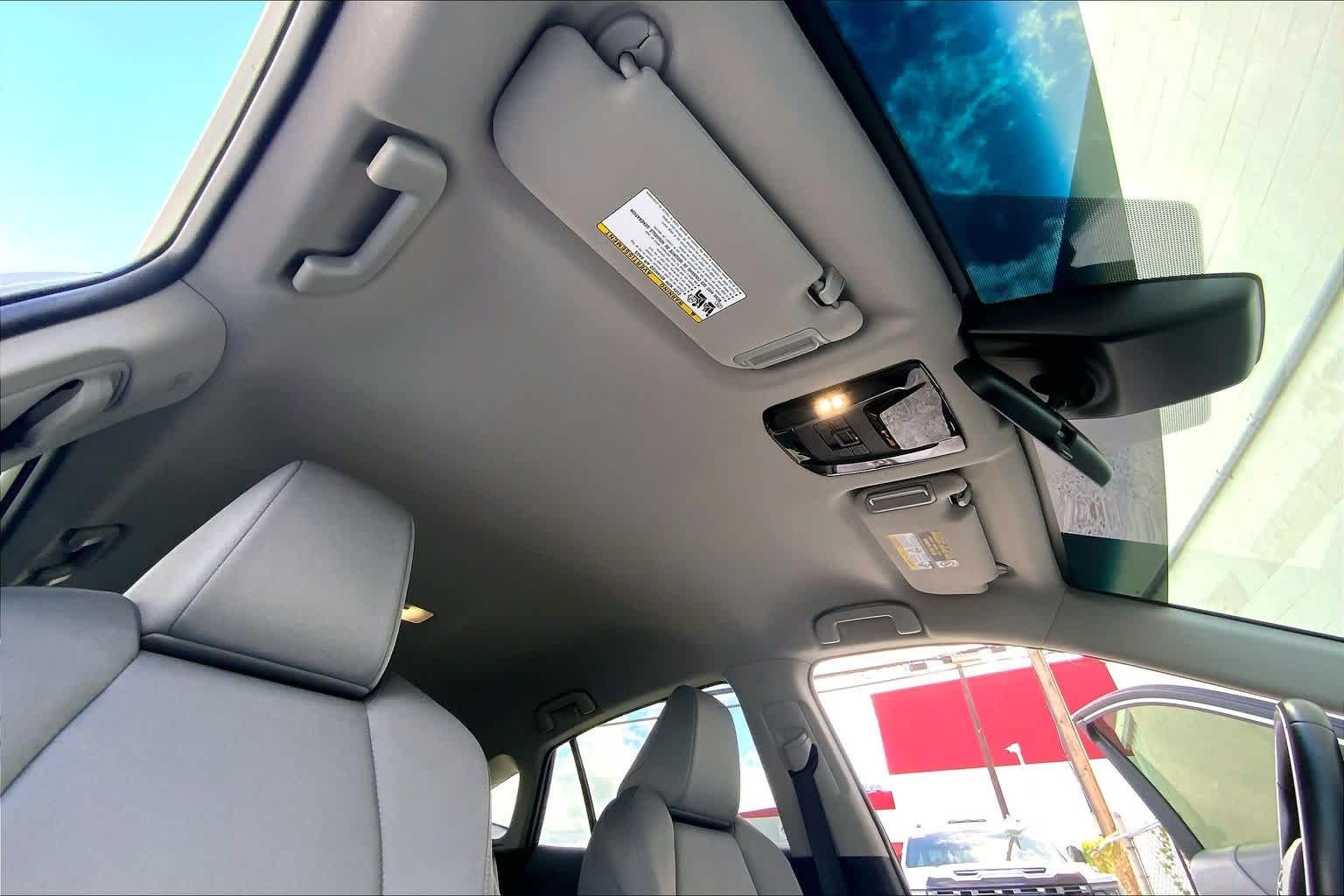 Thumbnail: 2022 Toyota Venza - 27