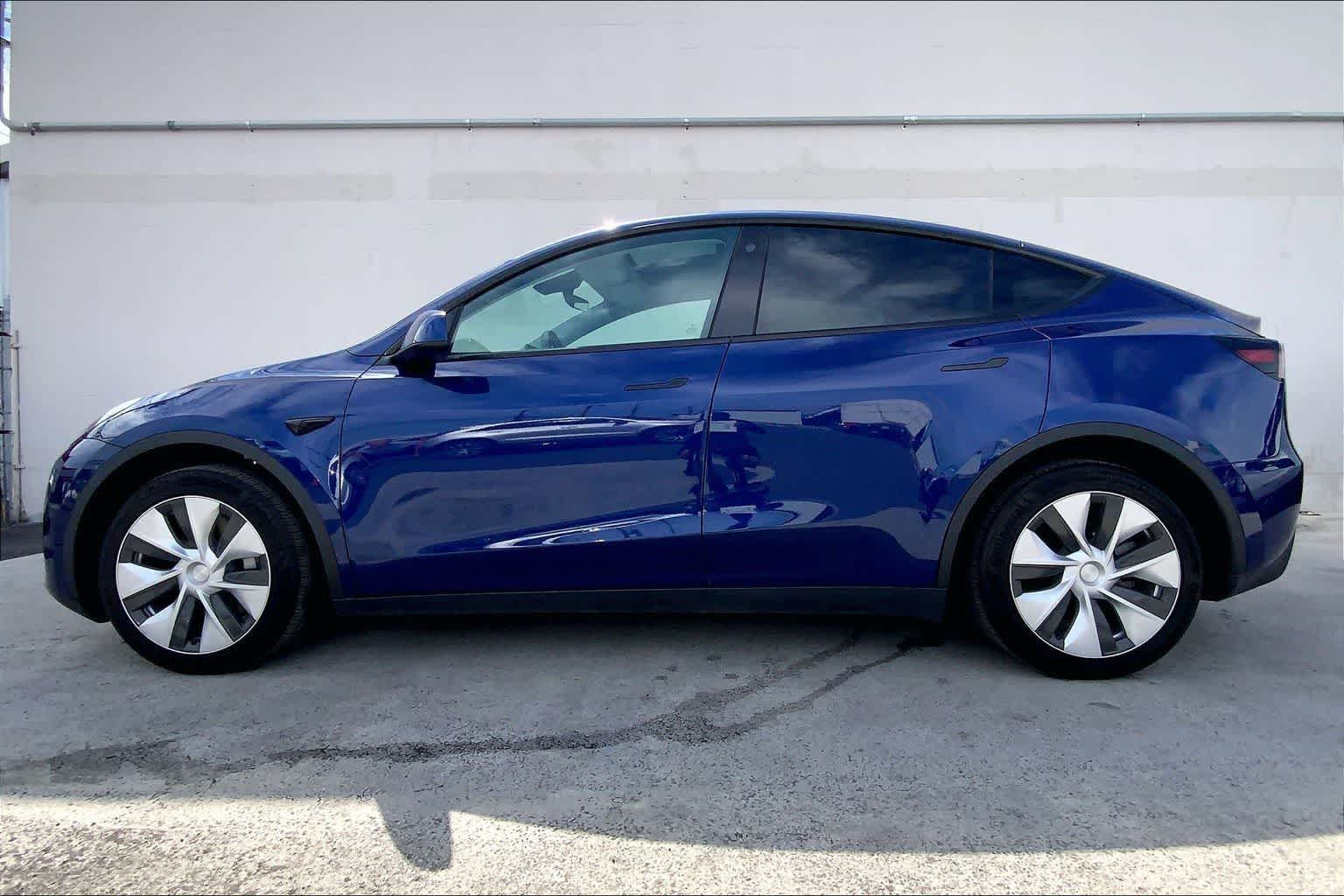 Thumbnail: 2023 Tesla Model Y - 4