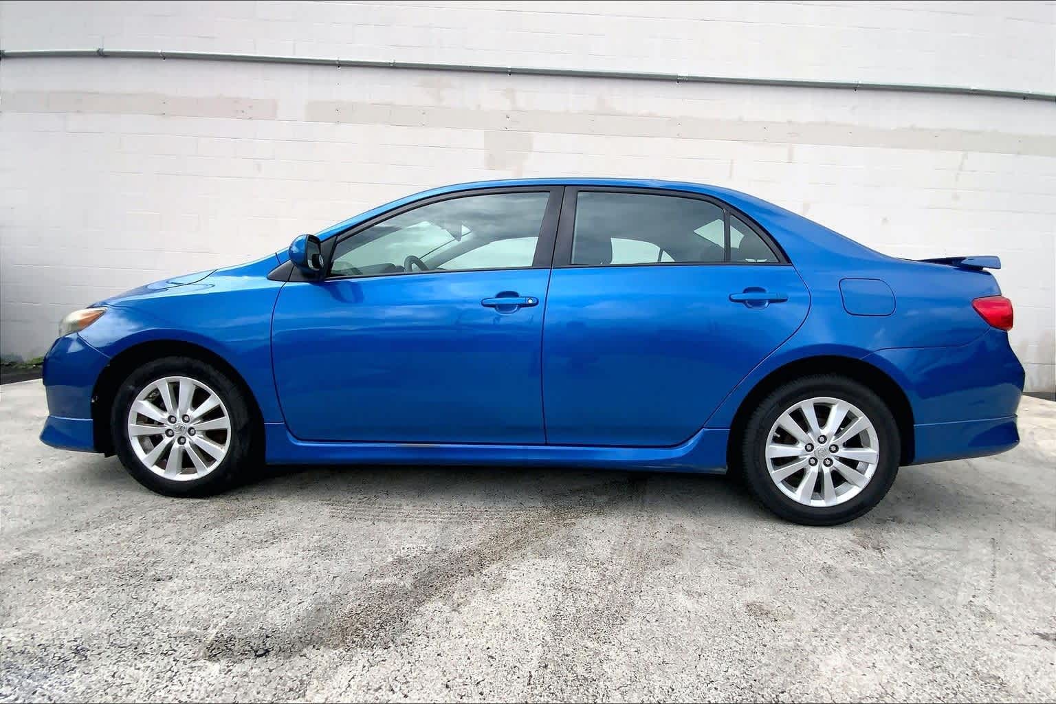 Thumbnail: 2010 Toyota Corolla - 4