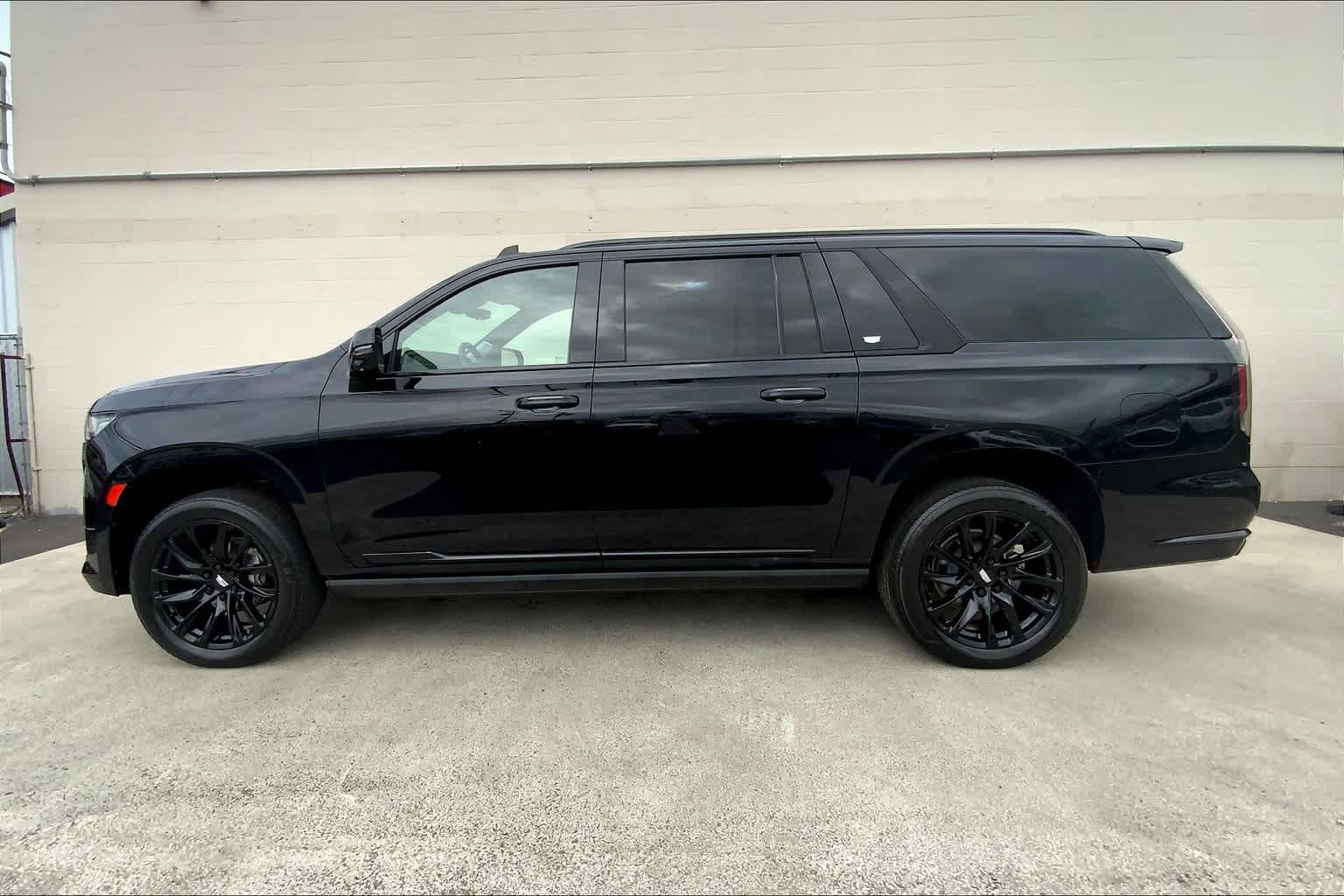 Thumbnail: 2021 Cadillac Escalade - 4