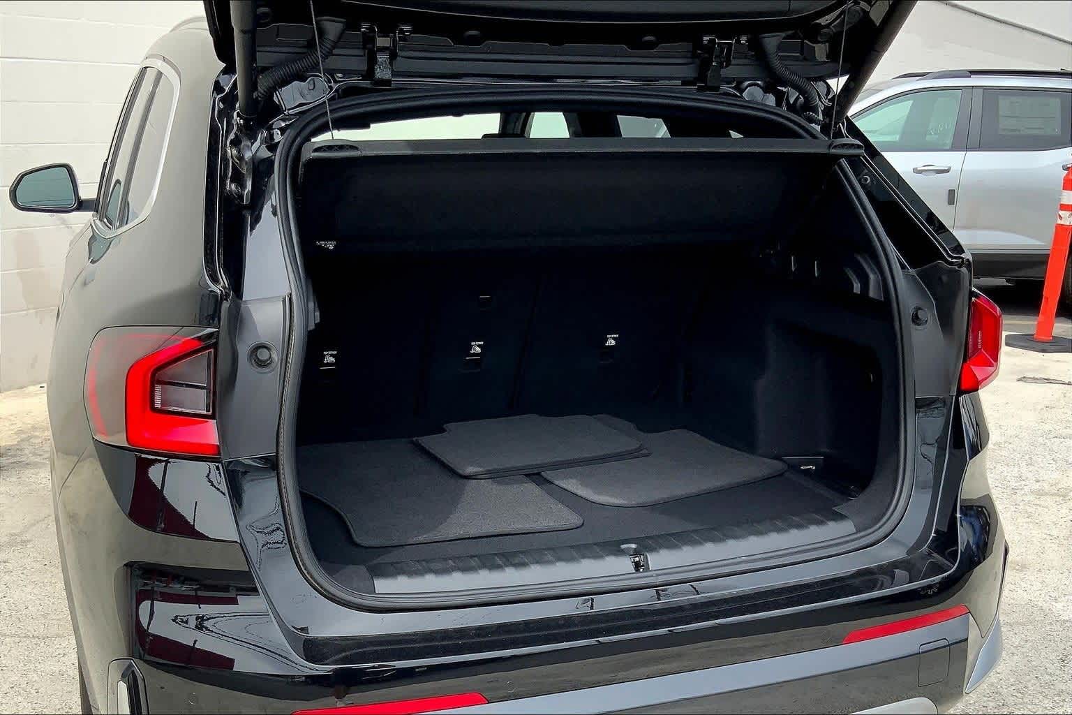 Thumbnail: 2025 BMW X1 - 19