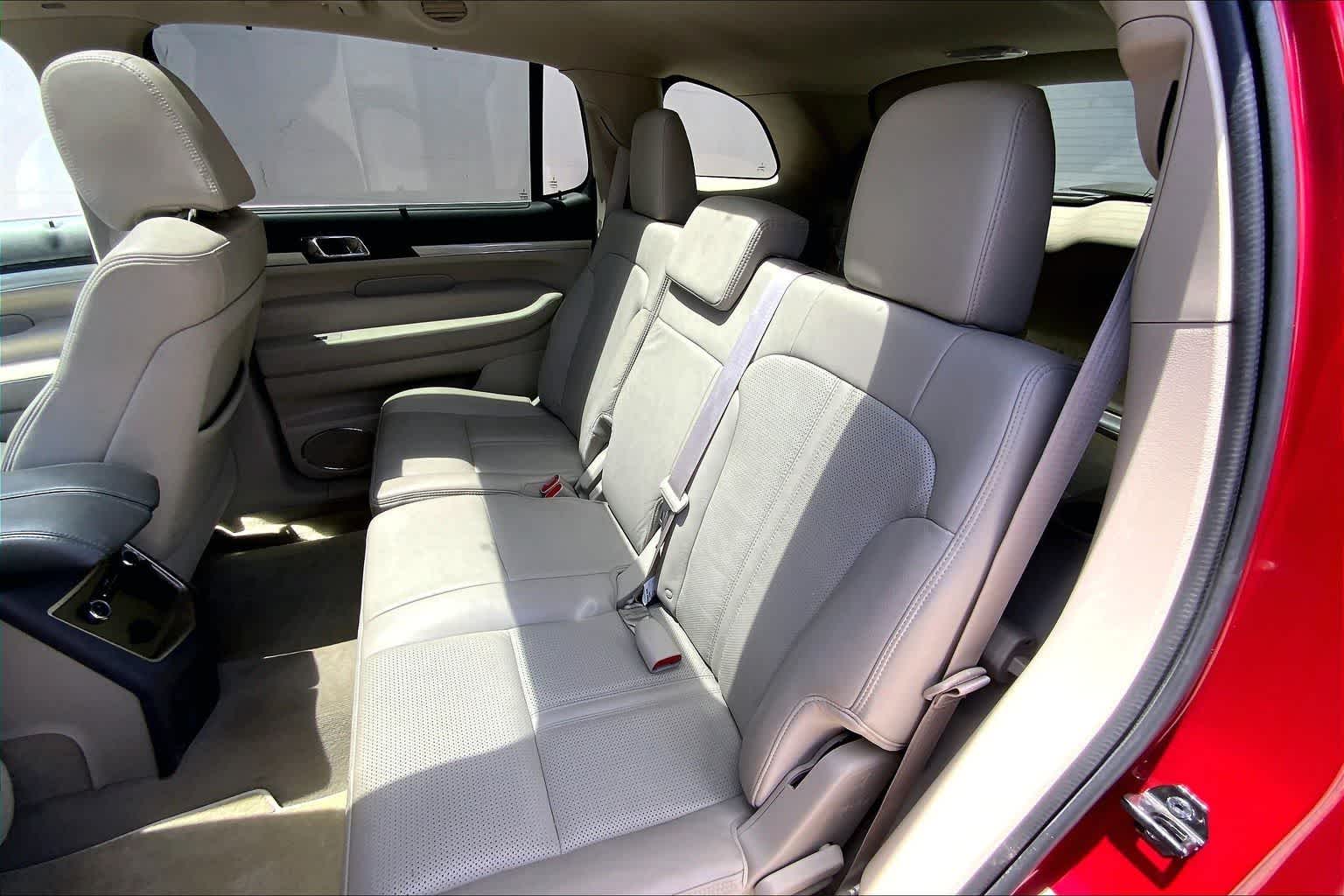 Thumbnail: 2010 Lincoln MKT - 29