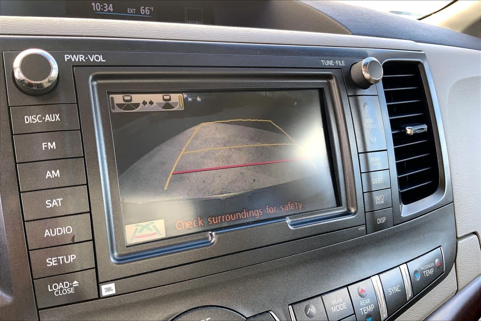 Thumbnail: 2013 Toyota Sienna - 27