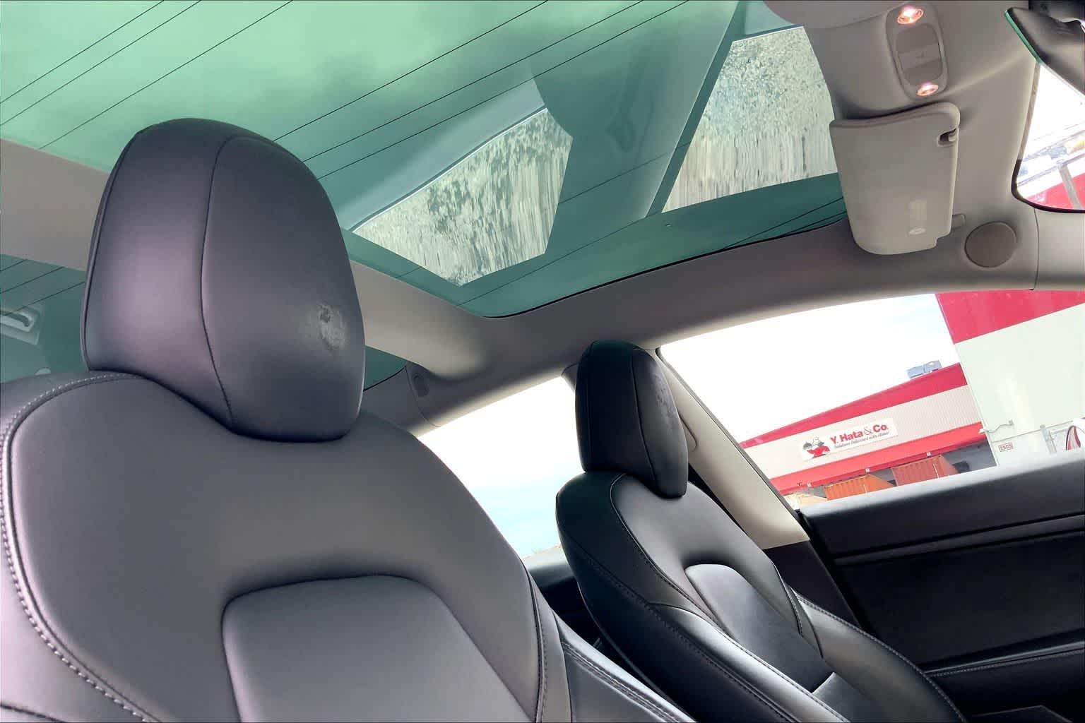 Thumbnail: 2020 Tesla Model 3 - 29