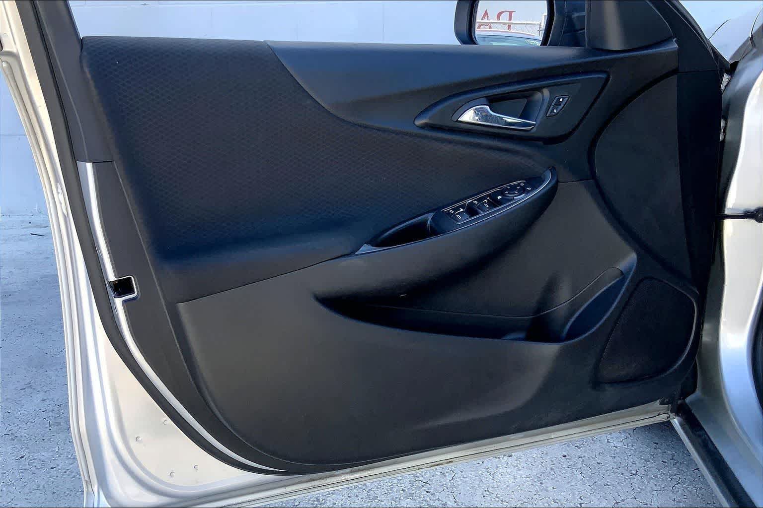 Thumbnail: 2016 Chevrolet Malibu - 27