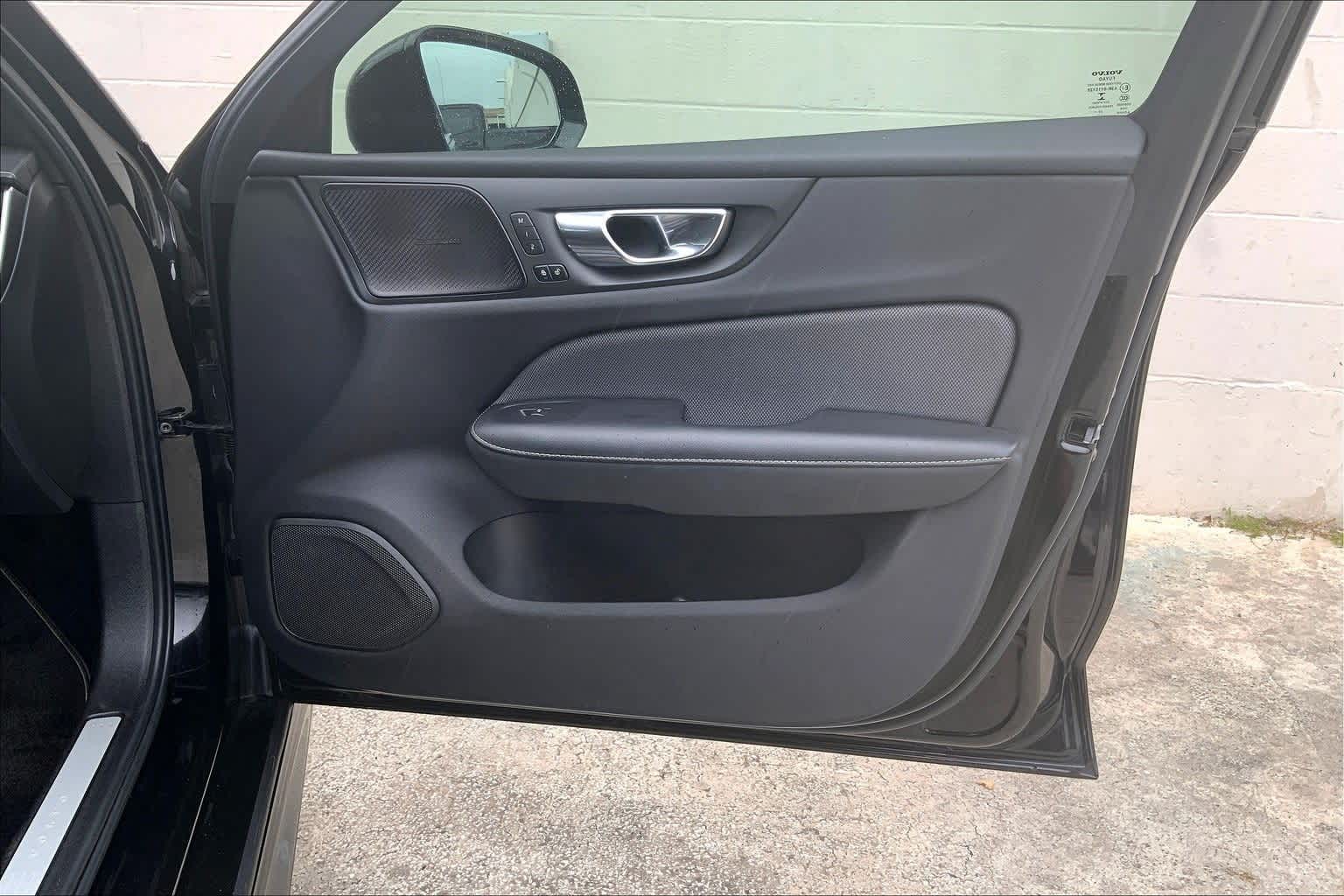 Thumbnail: 2021 Volvo S60 - 28