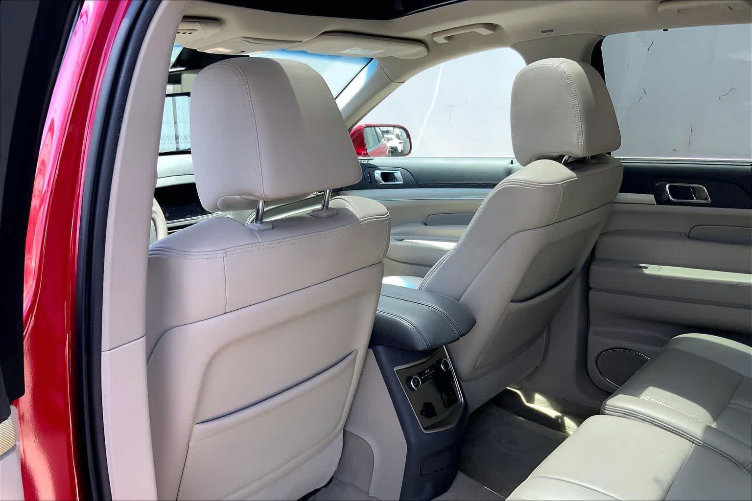 Thumbnail: 2010 Lincoln MKT - 13