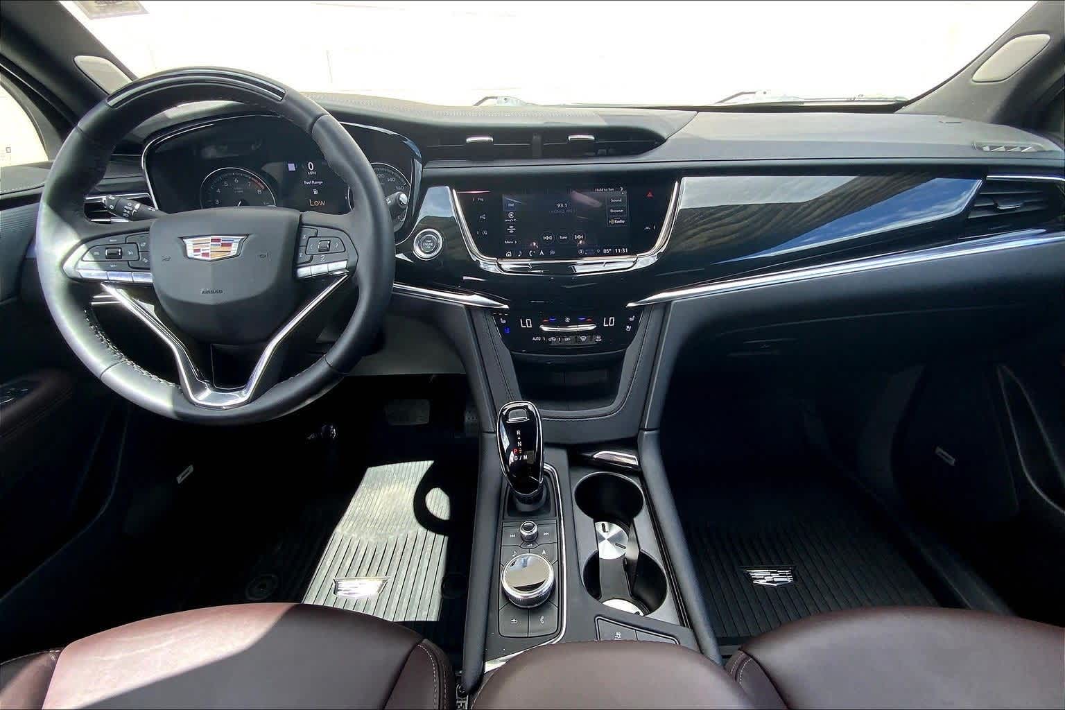 Thumbnail: 2023 Cadillac XT6 - 11