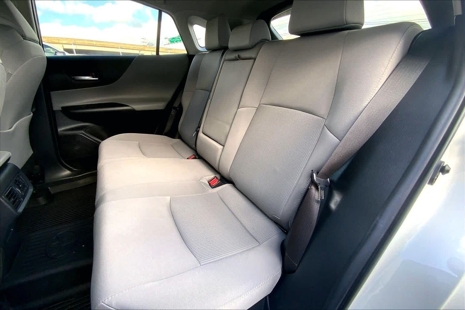 Thumbnail: 2022 Toyota Venza - 26