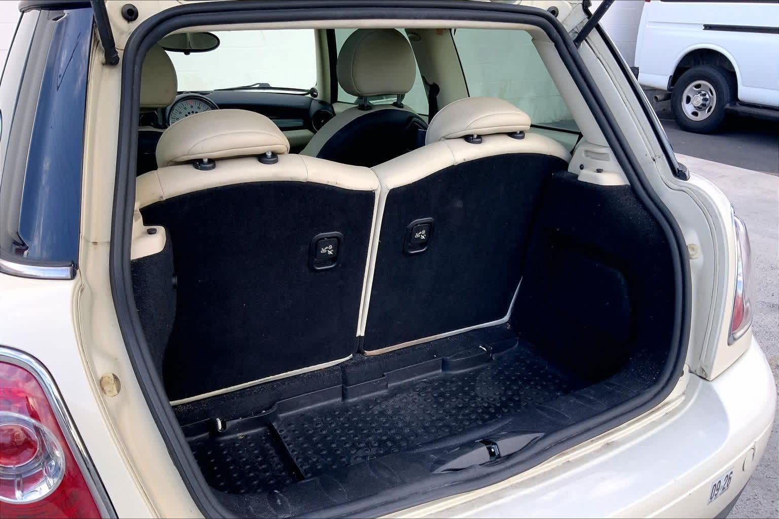 Thumbnail: 2011 MINI Cooper - 16