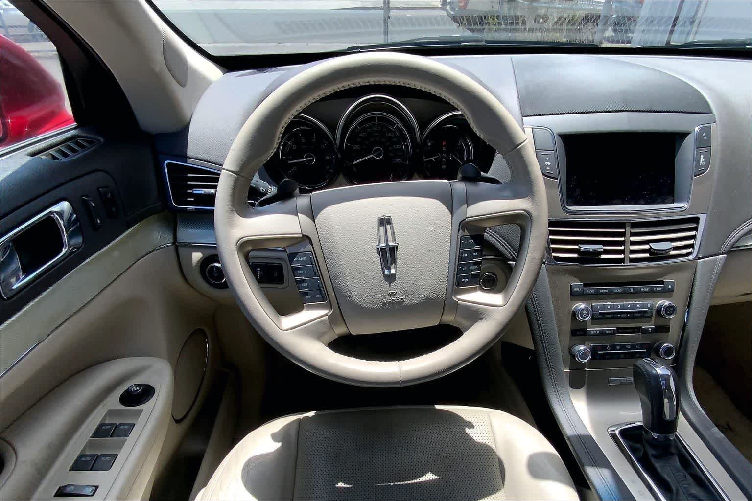 Thumbnail: 2010 Lincoln MKT - 15