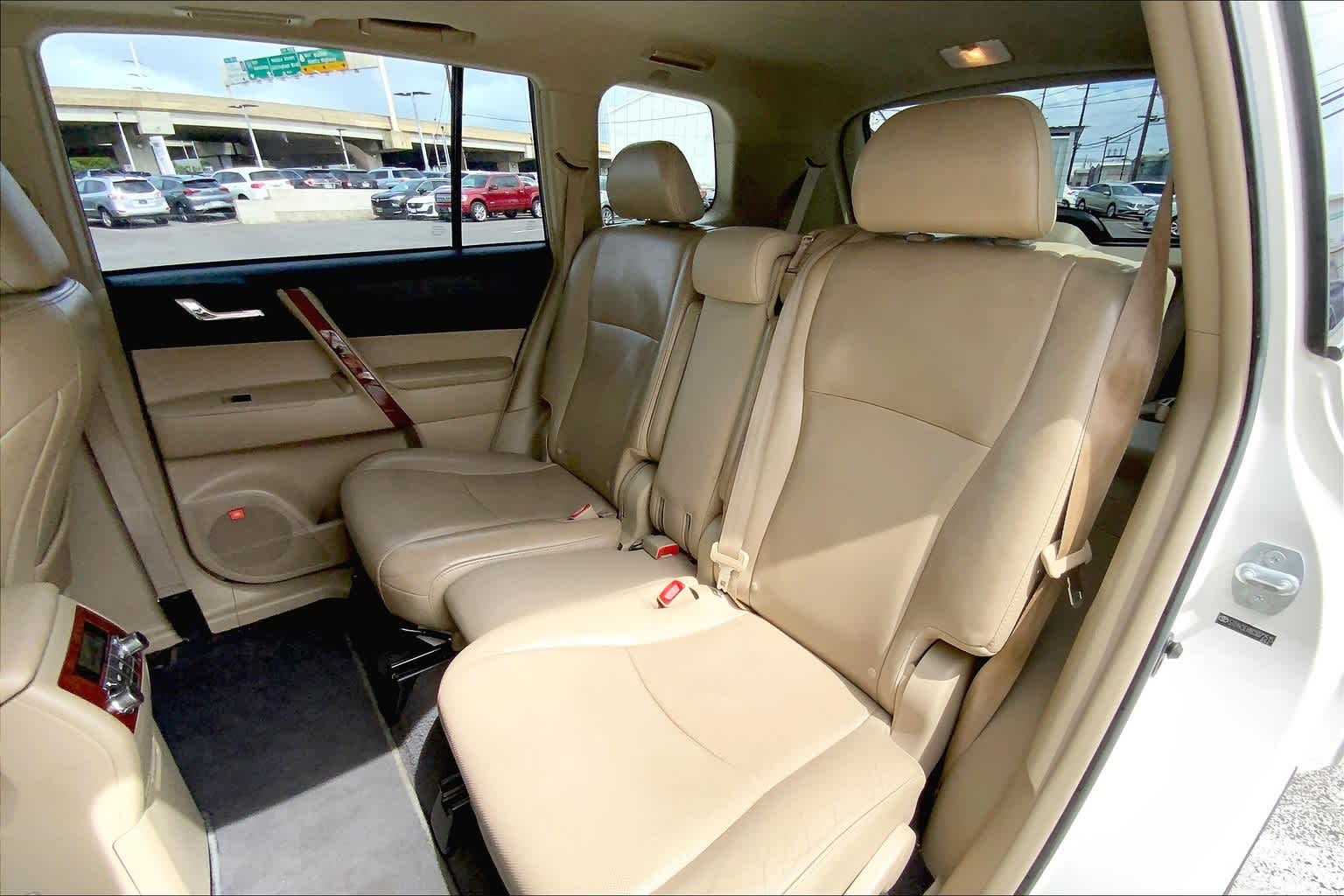 Thumbnail: 2012 Toyota Highlander - 28