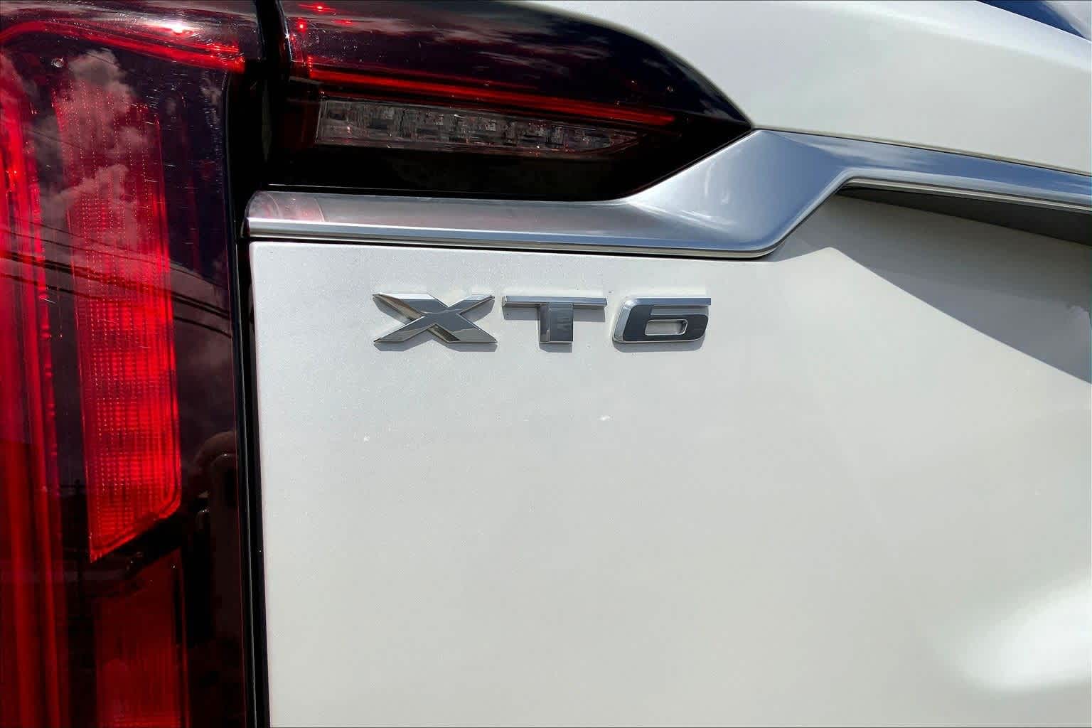 Thumbnail: 2023 Cadillac XT6 - 8