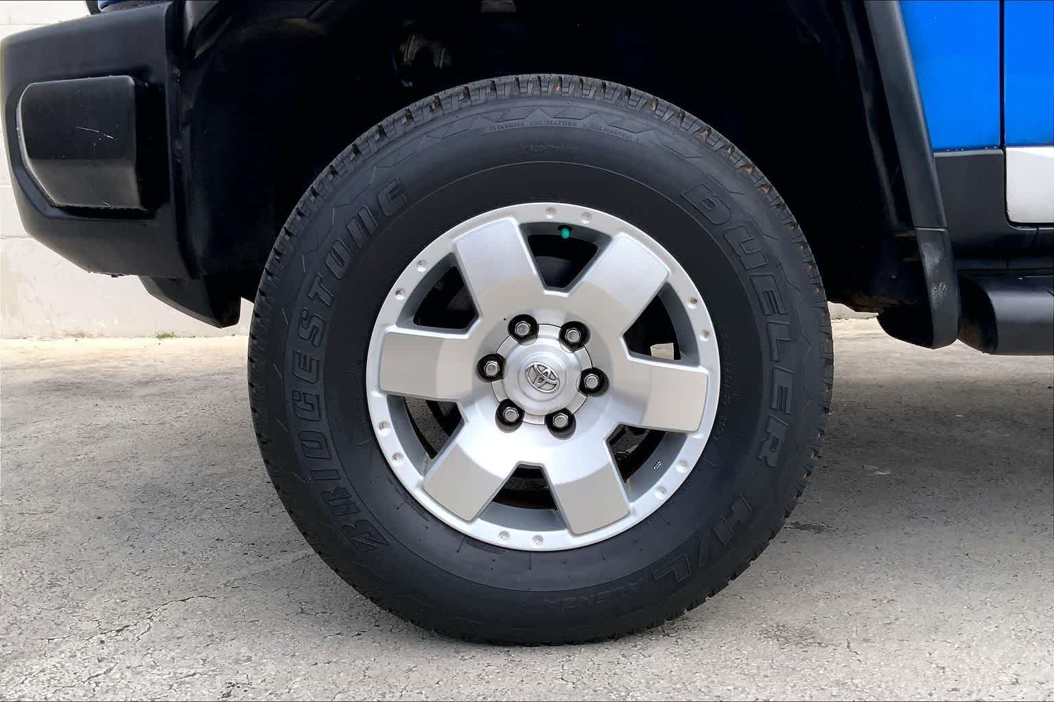 Thumbnail: 2007 Toyota FJ Cruiser - 9