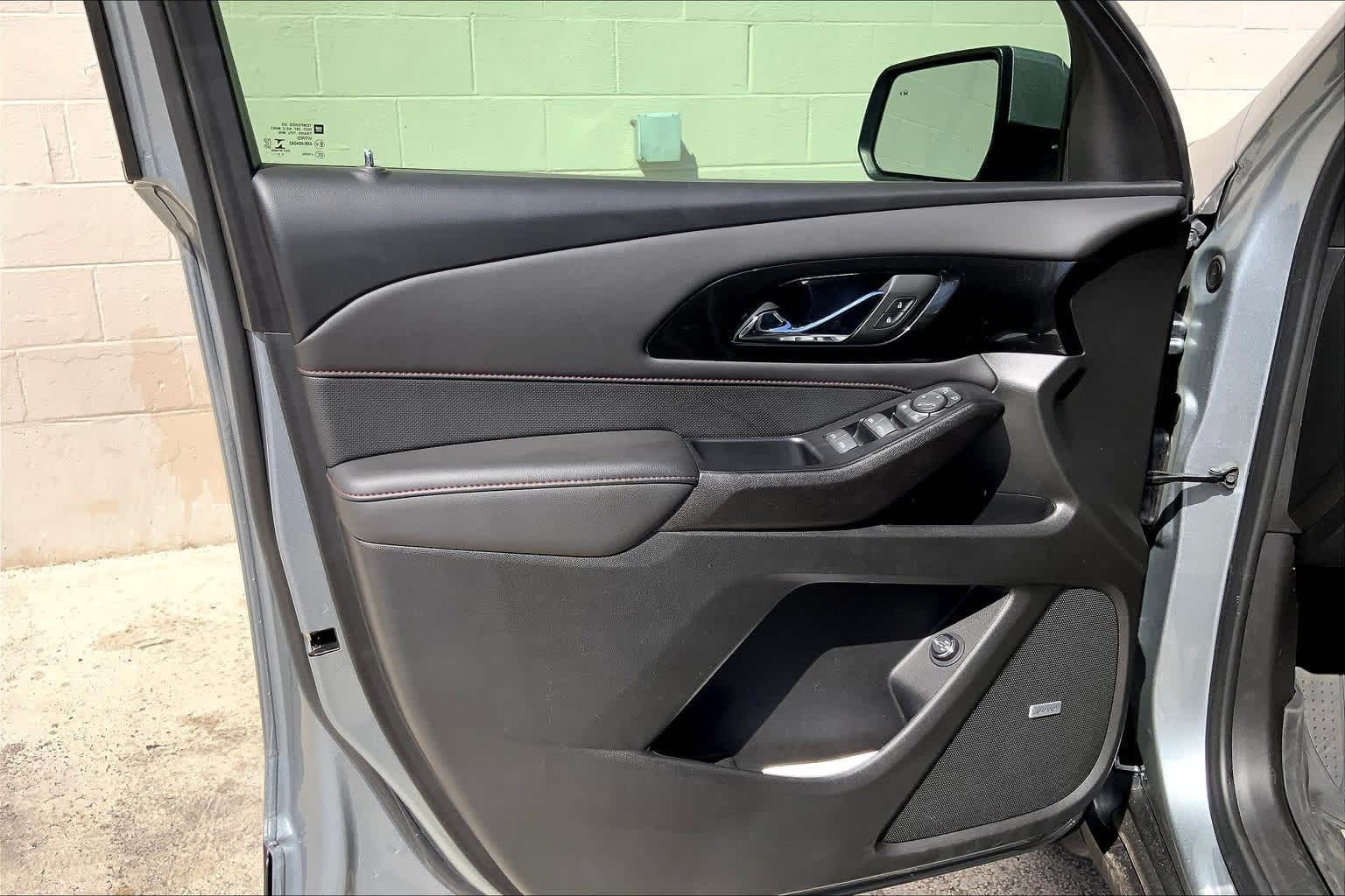 Thumbnail: 2023 Chevrolet Traverse - 26