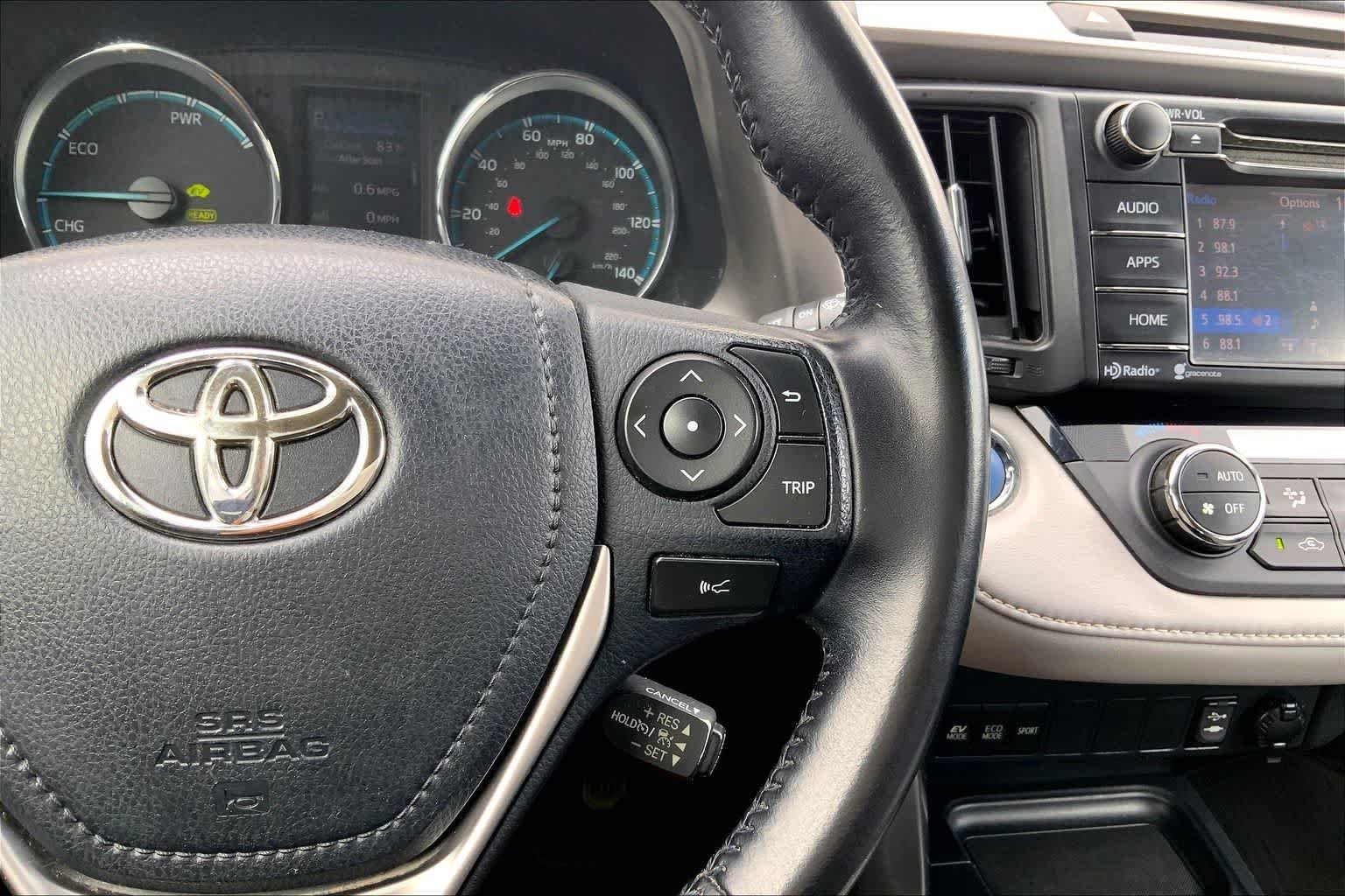 Thumbnail: 2017 Toyota RAV4 - 25