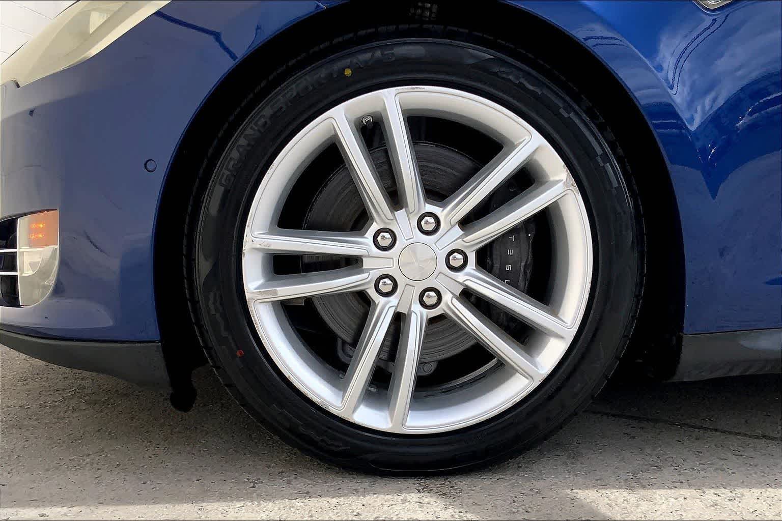 Thumbnail: 2015 Tesla Model S - 9