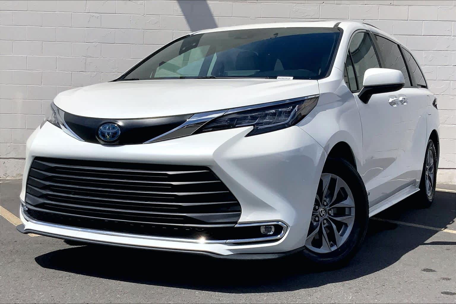 2021 Toyota Sienna XLE -
                  Honolulu, HI