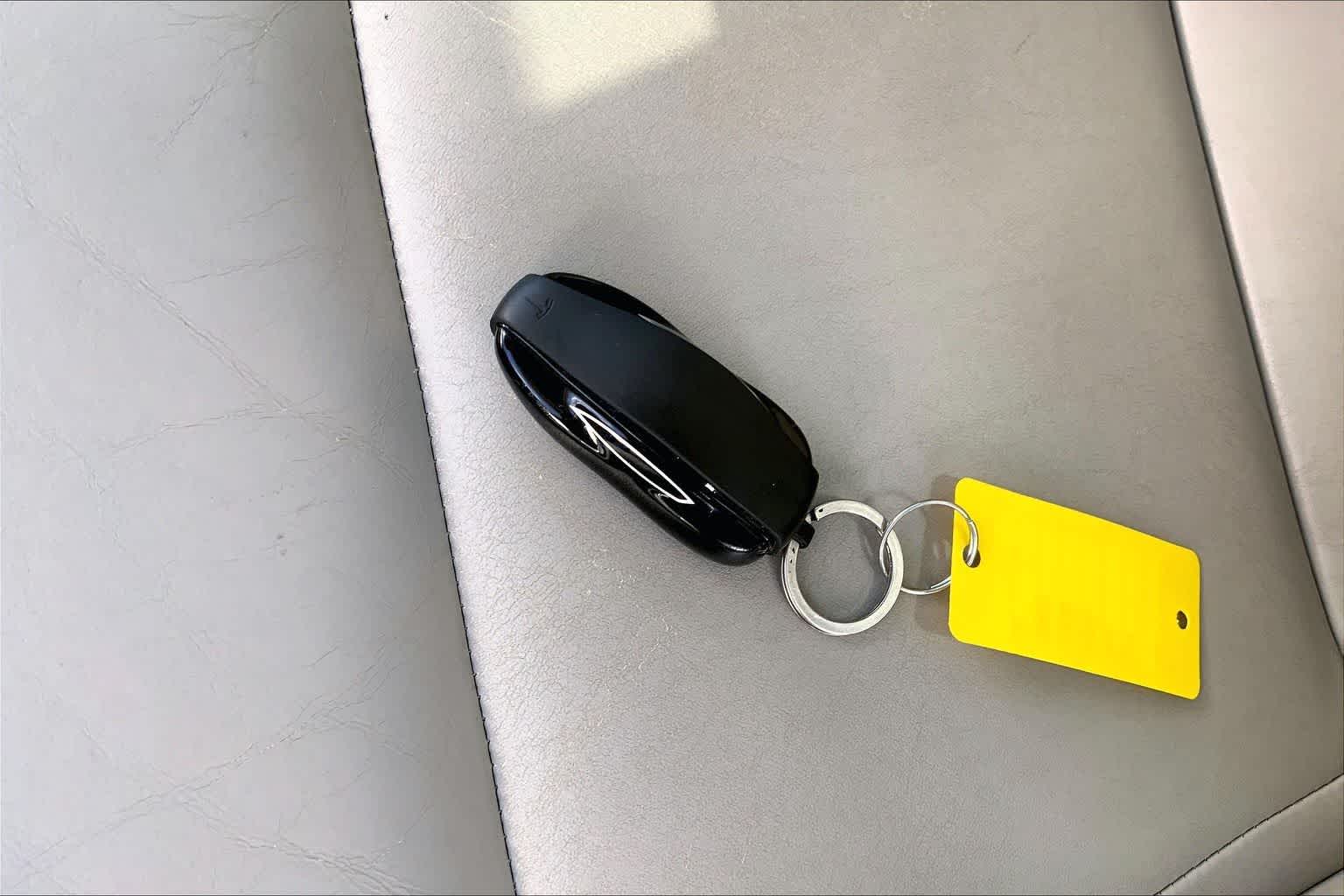 Thumbnail: 2015 Tesla Model S - 20