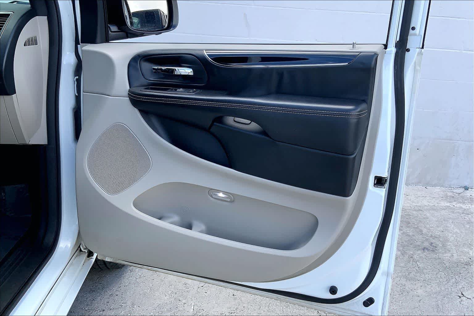 Thumbnail: 2019 Dodge Grand Caravan - 27
