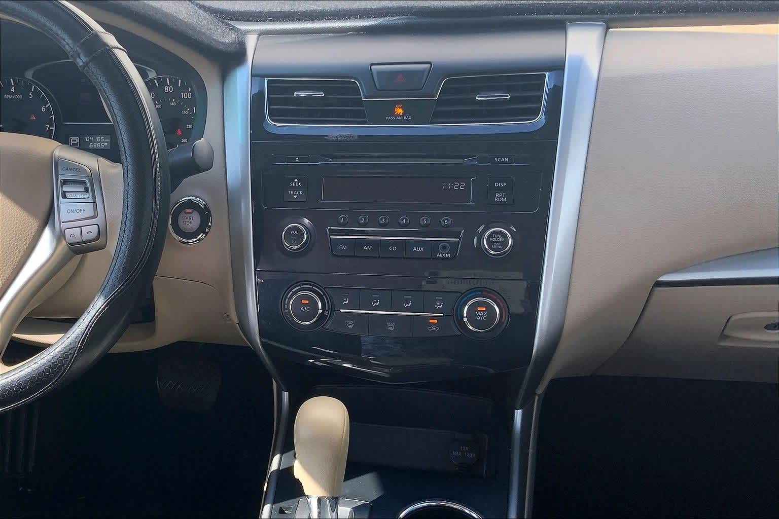 Thumbnail: 2015 Nissan Altima - 15