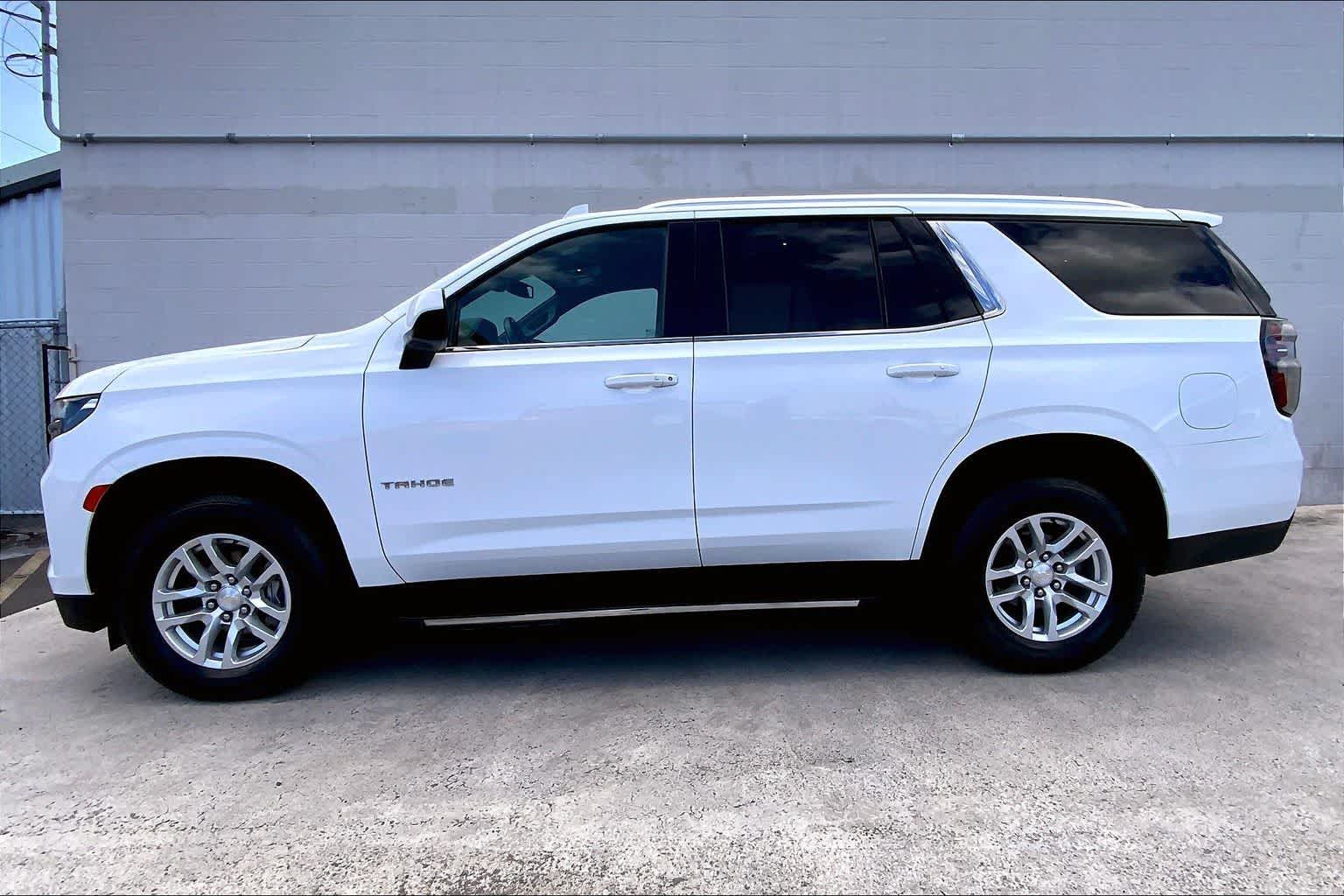 Thumbnail: 2022 Chevrolet Tahoe - 4