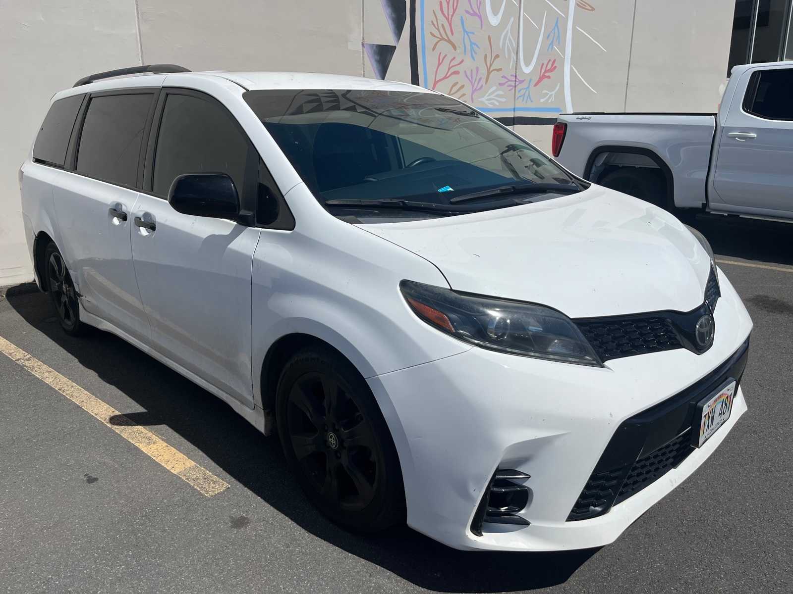 2020 Toyota Sienna SE 2