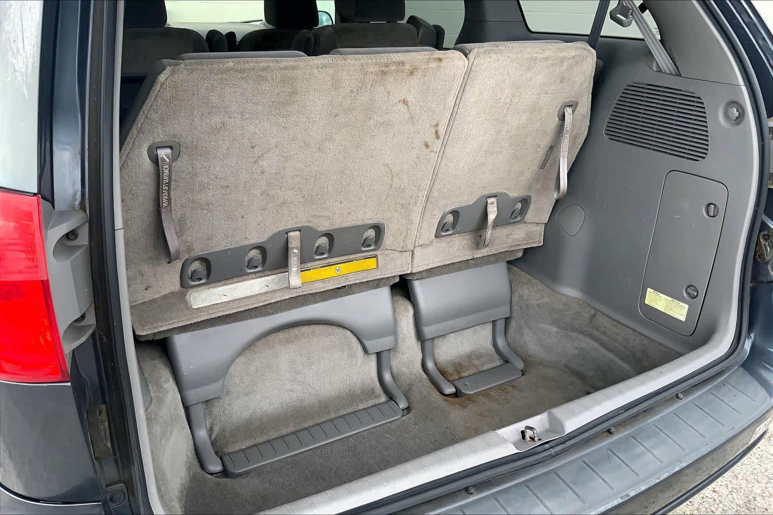 Thumbnail: 2010 Toyota Sienna - 18