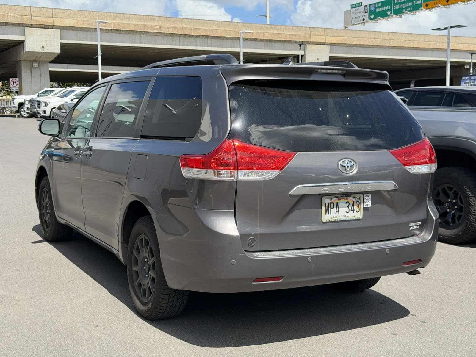 Thumbnail: 2013 Toyota Sienna - 4