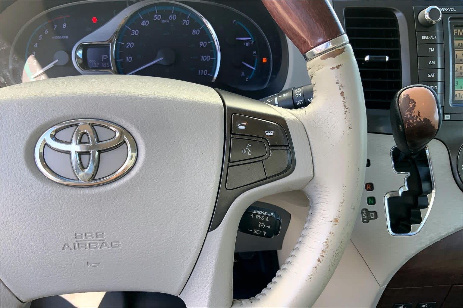 Thumbnail: 2013 Toyota Sienna - 26